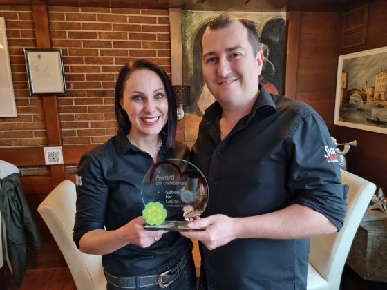 Award der Dankbarkeit an Mario und Christine Sinn