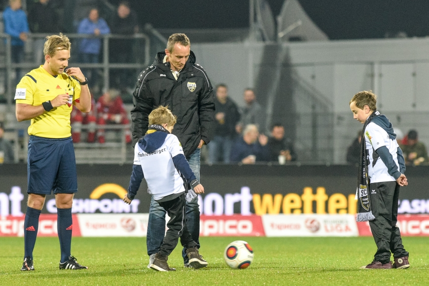 'Ein strahlendes Kinderlächeln beim Heimspiel des SCR Altach - Lukas' großer Auftritt!'-Bild-2