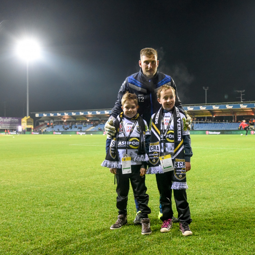 'Ein strahlendes Kinderlächeln beim Heimspiel des SCR Altach - Lukas' großer Auftritt!'-Bild-3