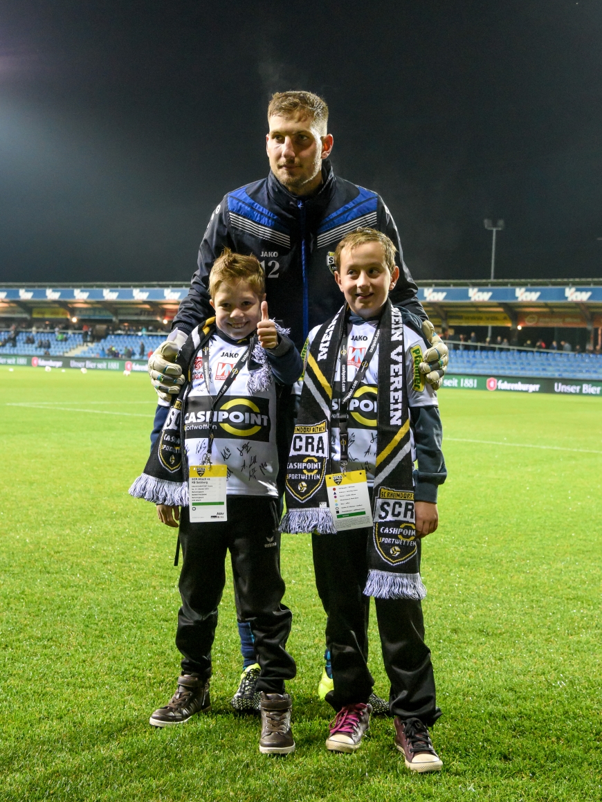 'Ein strahlendes Kinderlächeln beim Heimspiel des SCR Altach - Lukas' großer Auftritt!'-Bild-4