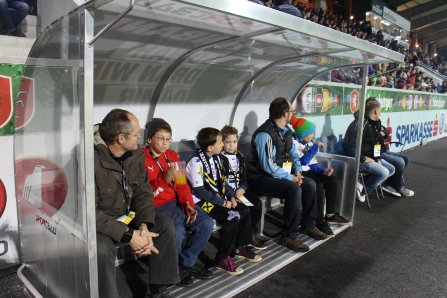 'Ein strahlendes Kinderlächeln beim Heimspiel des SCR Altach - Lukas' großer Auftritt!'-Bild-5