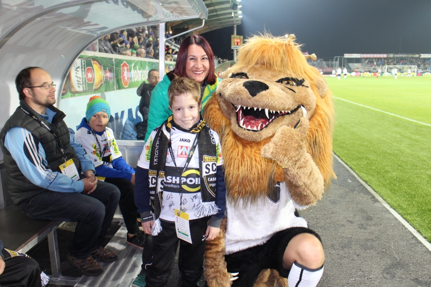 'Ein strahlendes Kinderlächeln beim Heimspiel des SCR Altach - Lukas' großer Auftritt!'-Bild-9
