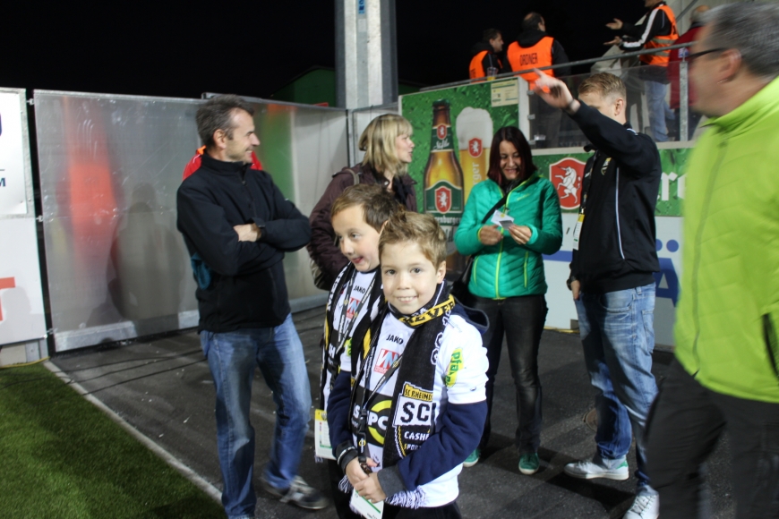 'Ein strahlendes Kinderlächeln beim Heimspiel des SCR Altach - Lukas' großer Auftritt!'-Bild-15