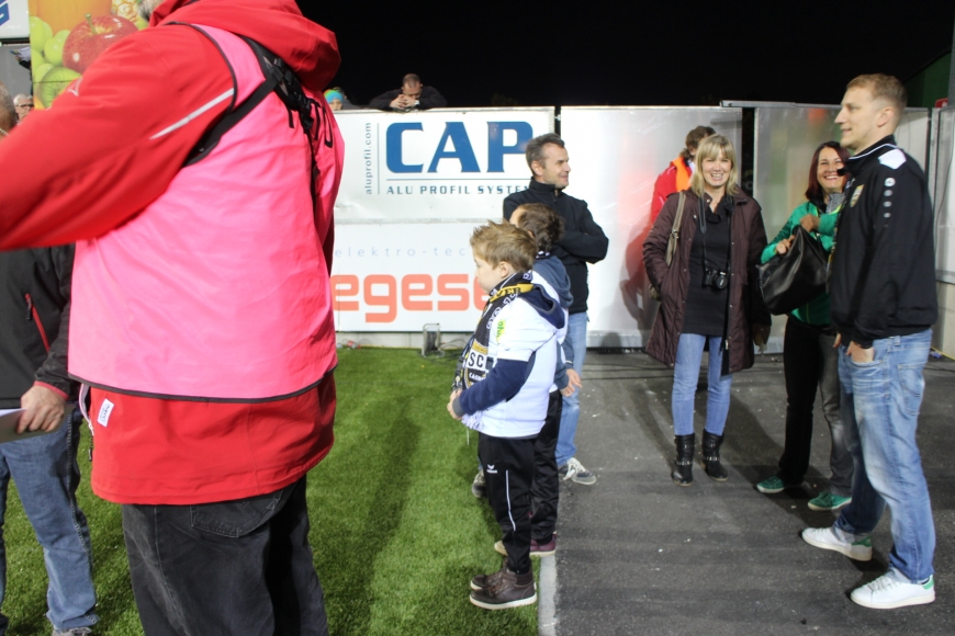 'Ein strahlendes Kinderlächeln beim Heimspiel des SCR Altach - Lukas' großer Auftritt!'-Bild-16