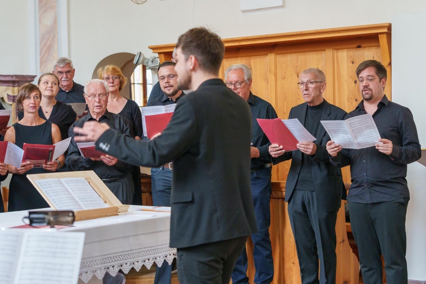 'Großartige Spende nach Konzert des Kirchenchores in Vandans'-Bild-13