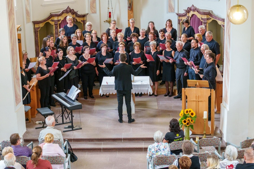 'Großartige Spende nach Konzert des Kirchenchores in Vandans'-Bild-23