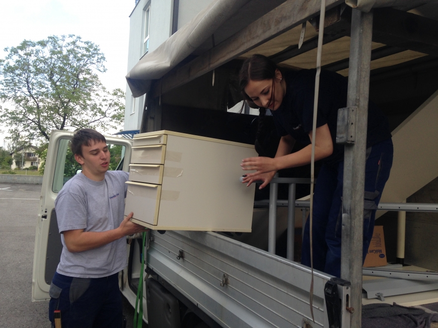 'illwerke vkw helfen durch Lehrlingsaktion bei Vereinsumzug'-Bild-4