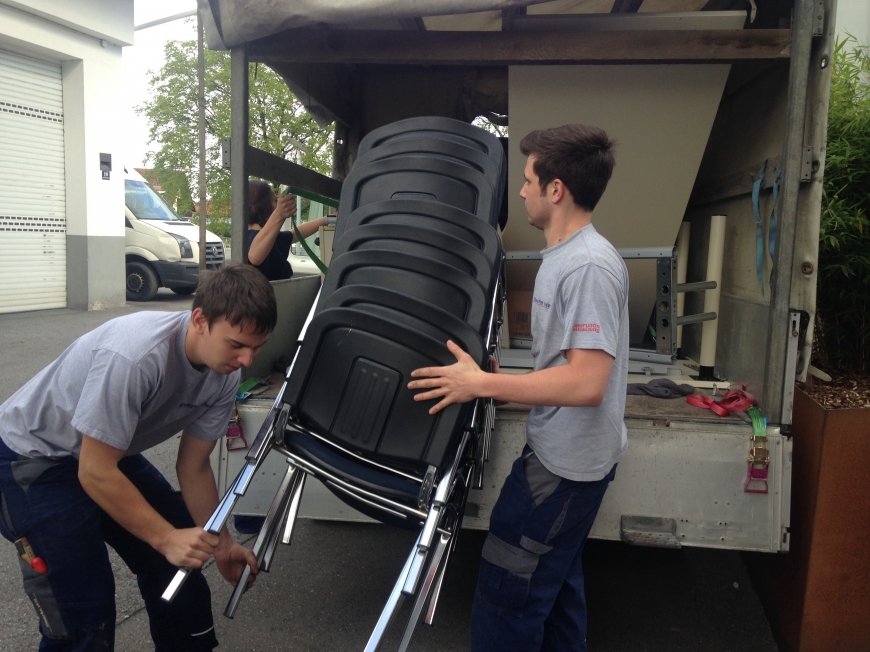 'illwerke vkw helfen durch Lehrlingsaktion bei Vereinsumzug'-Bild-6