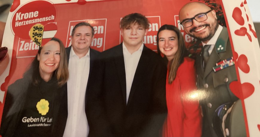 'Auszeichnung bei der Herzmensch Kärnten Gala 2024 der Kronen Zeitung'-Bild-2