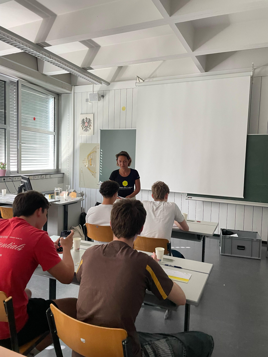 '39 neue potenzielle Lebensretter:innen am BG Feldkirch - Vorarlberg'-Bild-3