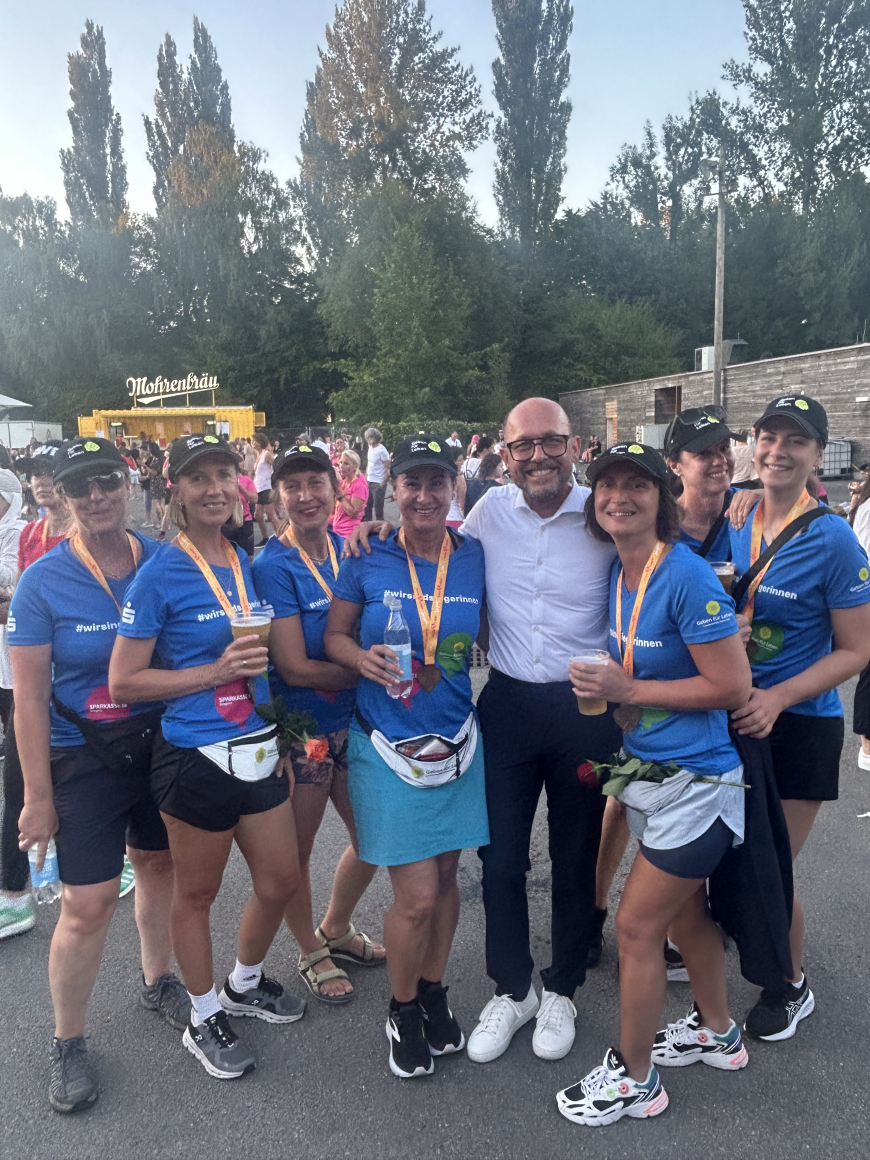 'Ein Zeichen der Hoffnung: Sparkasse ermöglicht bewegenden Einsatz von Geben für Leben beim Frauenlauf - Vorarlberg'-Bild-1