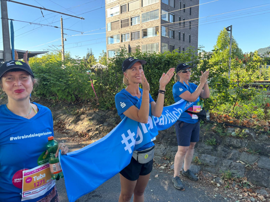 'Ein Zeichen der Hoffnung: Sparkasse ermöglicht bewegenden Einsatz von Geben für Leben beim Frauenlauf - Vorarlberg'-Bild-5