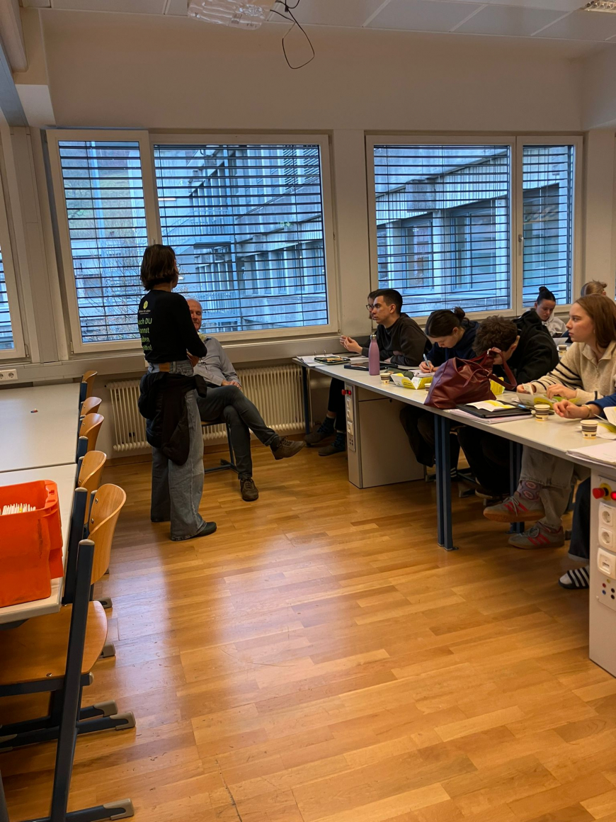 '151 neue potenzielle Lebensretter:innen am Gymnasium Schillerstraße Feldkirch - Vorarlberg'-Bild-6