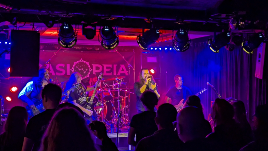 'Benefiz X-Mas Rockparty: Starkes Zeichen für den guten Zweck im Schlachthaus'-Bild-7