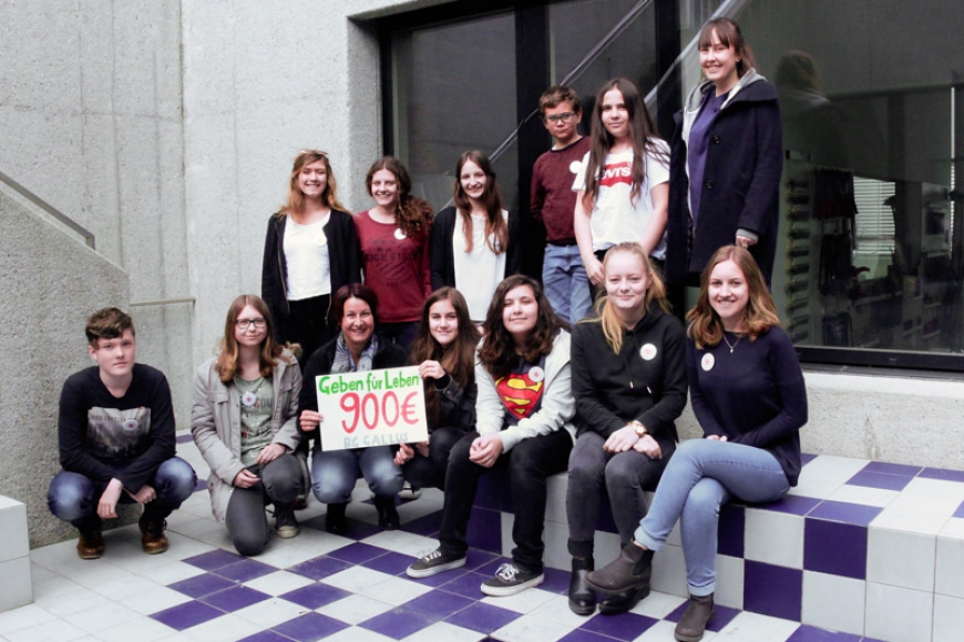 'JRK-Helferinnen organisieren Kuchenverkauf bei Elternsprechtag'-Bild-1