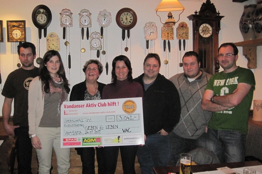 'Adventsmarkt des Vandanser Aktiv-Club'-Bild-1