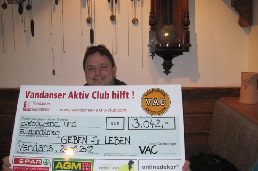 'Adventsmarkt des Vandanser Aktiv-Club'-Bild-2