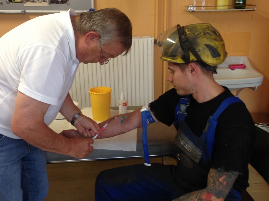 'RHI Konzern unterstützt seinen an Leukämie erkrankten Mitarbeiter durch Aktion'-Bild-1