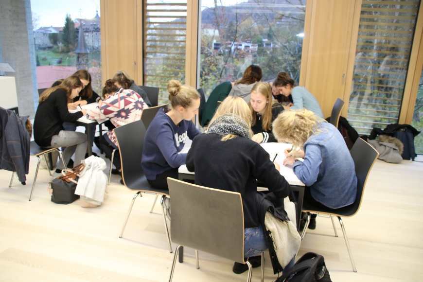 '99 Neutypisierungen und € 362,- an Spenden bei Maturaprojekt Marienberg'-Bild-2