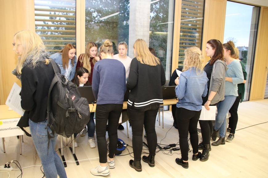 '99 Neutypisierungen und € 362,- an Spenden bei Maturaprojekt Marienberg'-Bild-5