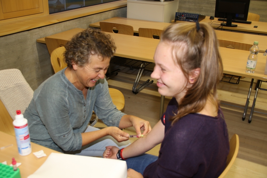 '99 Neutypisierungen und € 362,- an Spenden bei Maturaprojekt Marienberg'-Bild-10