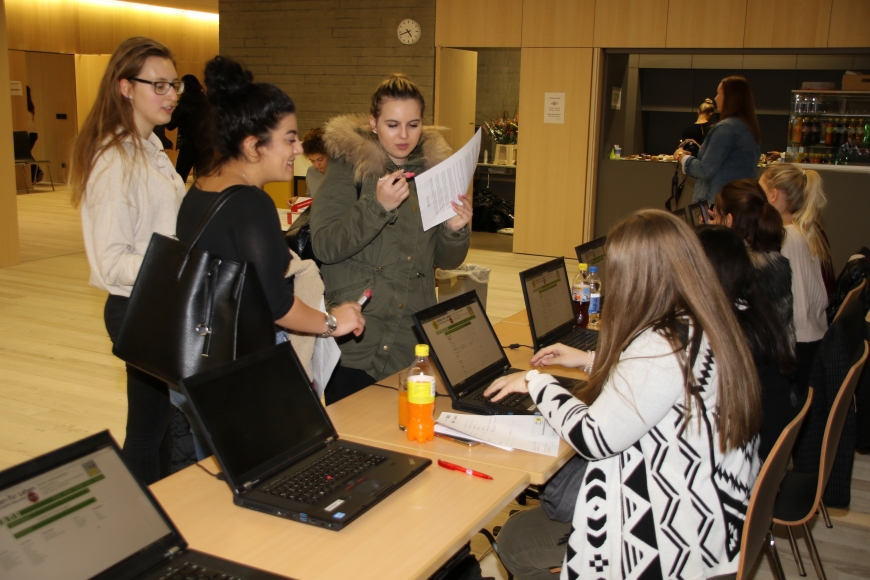 '99 Neutypisierungen und € 362,- an Spenden bei Maturaprojekt Marienberg'-Bild-14