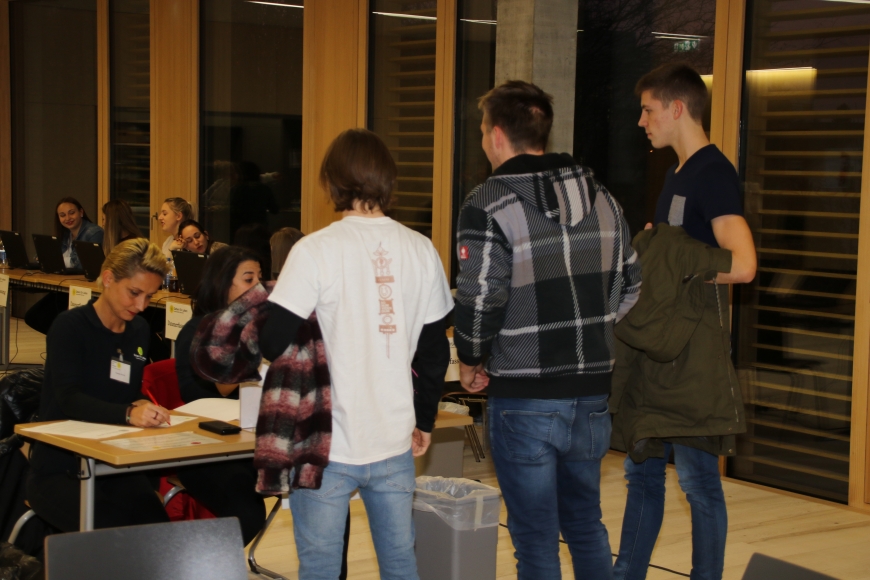 '99 Neutypisierungen und € 362,- an Spenden bei Maturaprojekt Marienberg'-Bild-15