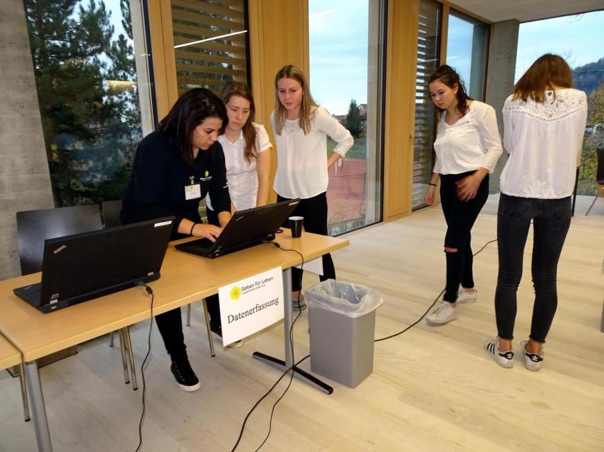 '99 Neutypisierungen und € 362,- an Spenden bei Maturaprojekt Marienberg'-Bild-38