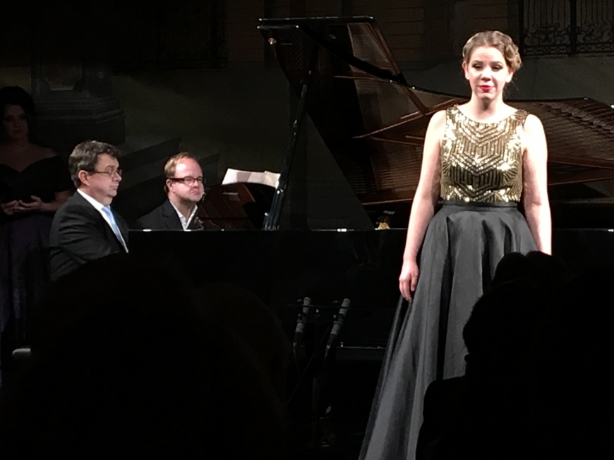 'Opernfreunde mit sozialem Engagement helfen uns dabei, weitere Leben zu retten'-Bild-4