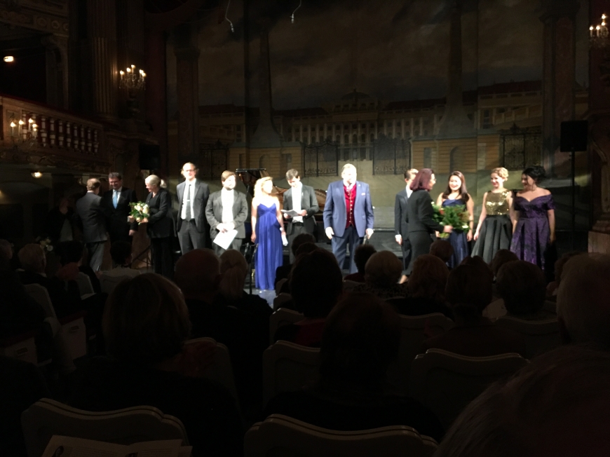 'Opernfreunde mit sozialem Engagement helfen uns dabei, weitere Leben zu retten'-Bild-6