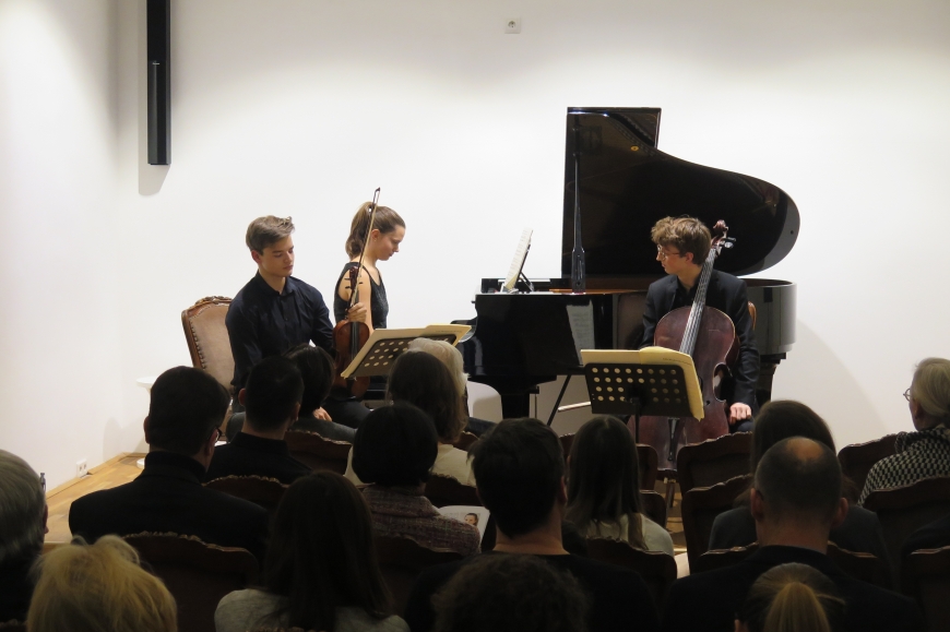 'Großartige Nachwuchskünstler begeistern das Publikum für einen guten Zweck'-Bild-36