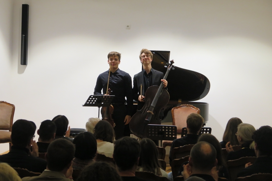 'Großartige Nachwuchskünstler begeistern das Publikum für einen guten Zweck'-Bild-42