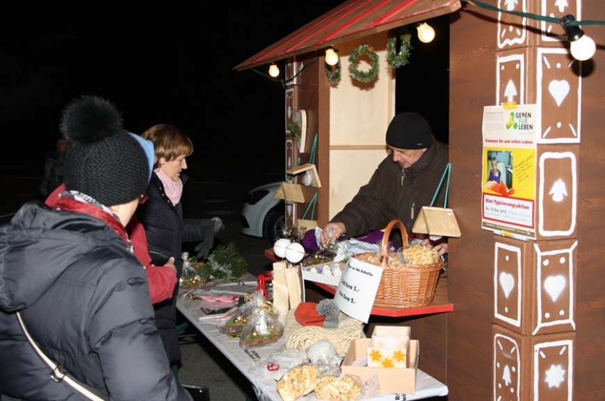 'Scheckübergabe durch die Schaufelstraßengemeinschaft'-Bild-1
