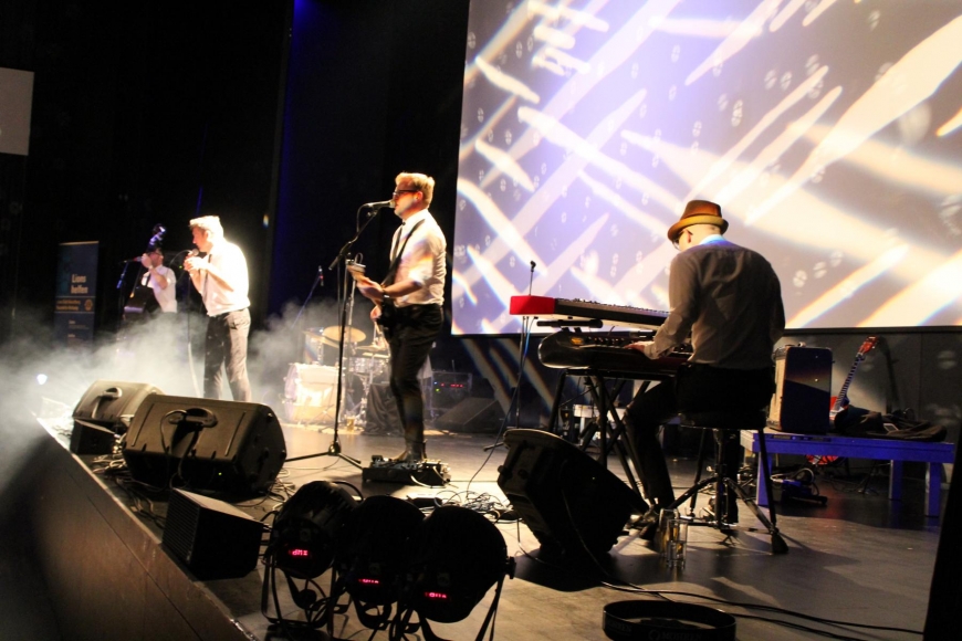 'Großartiges Benefizkonzert von The Monroes und Spitfire55'-Bild-7