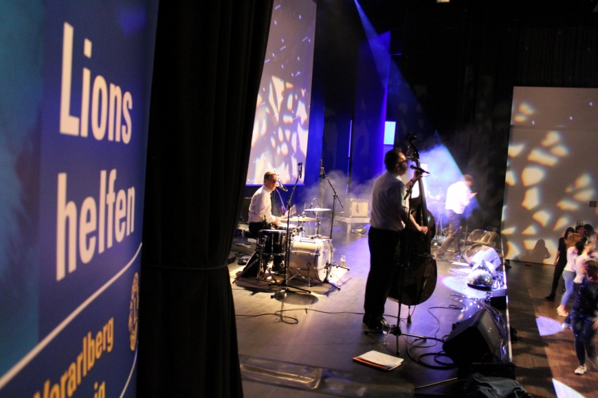 'Großartiges Benefizkonzert von The Monroes und Spitfire55'-Bild-12