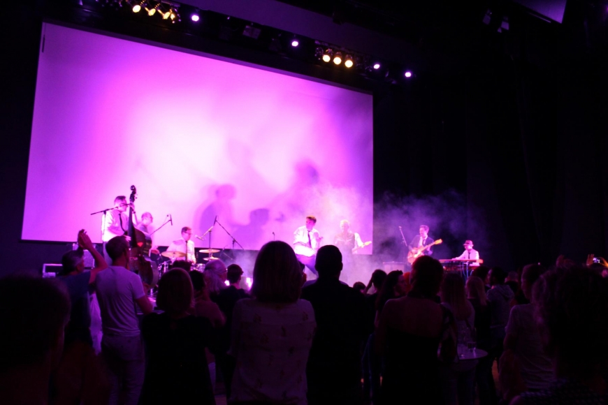 'Großartiges Benefizkonzert von The Monroes und Spitfire55'-Bild-17