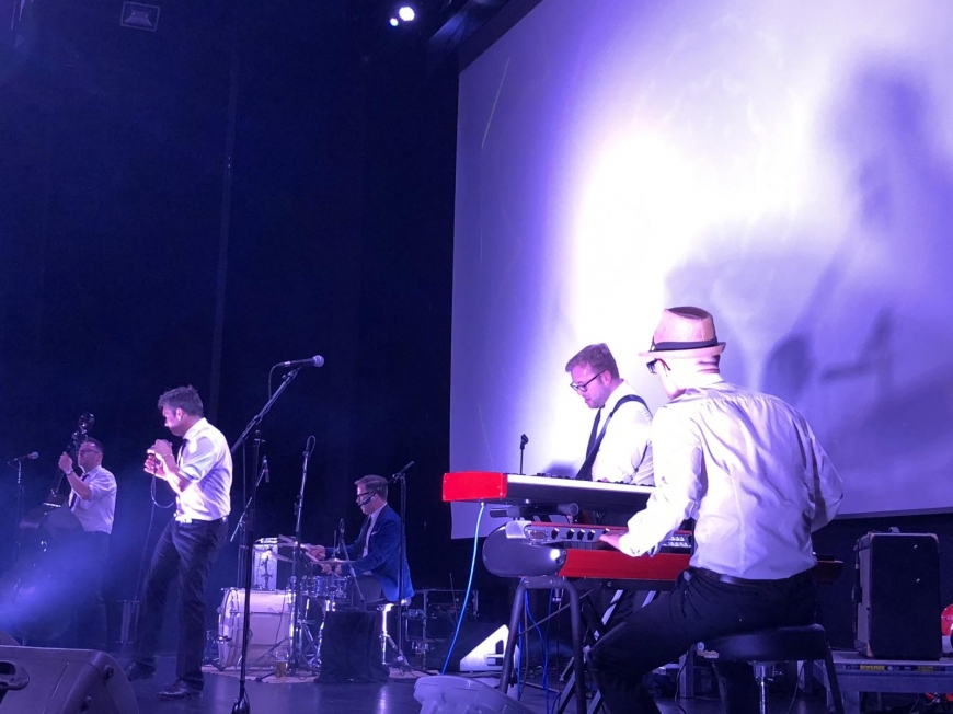 'Großartiges Benefizkonzert von The Monroes und Spitfire55'-Bild-54