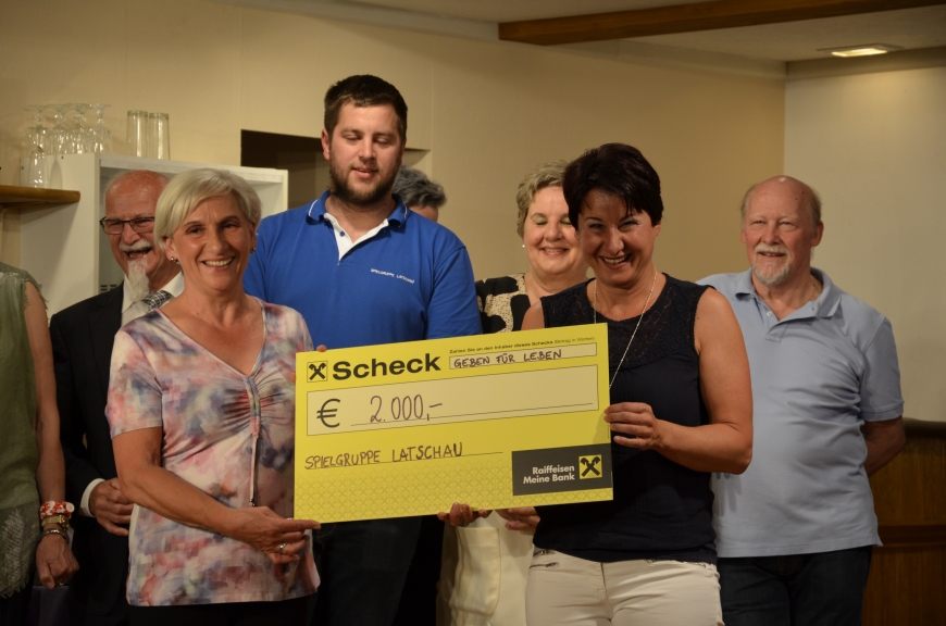'Großzügige Spende der Theatergruppe Latschau durch Benefizvorstellung'-Bild-7