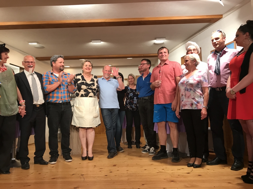 'Großzügige Spende der Theatergruppe Latschau durch Benefizvorstellung'-Bild-9